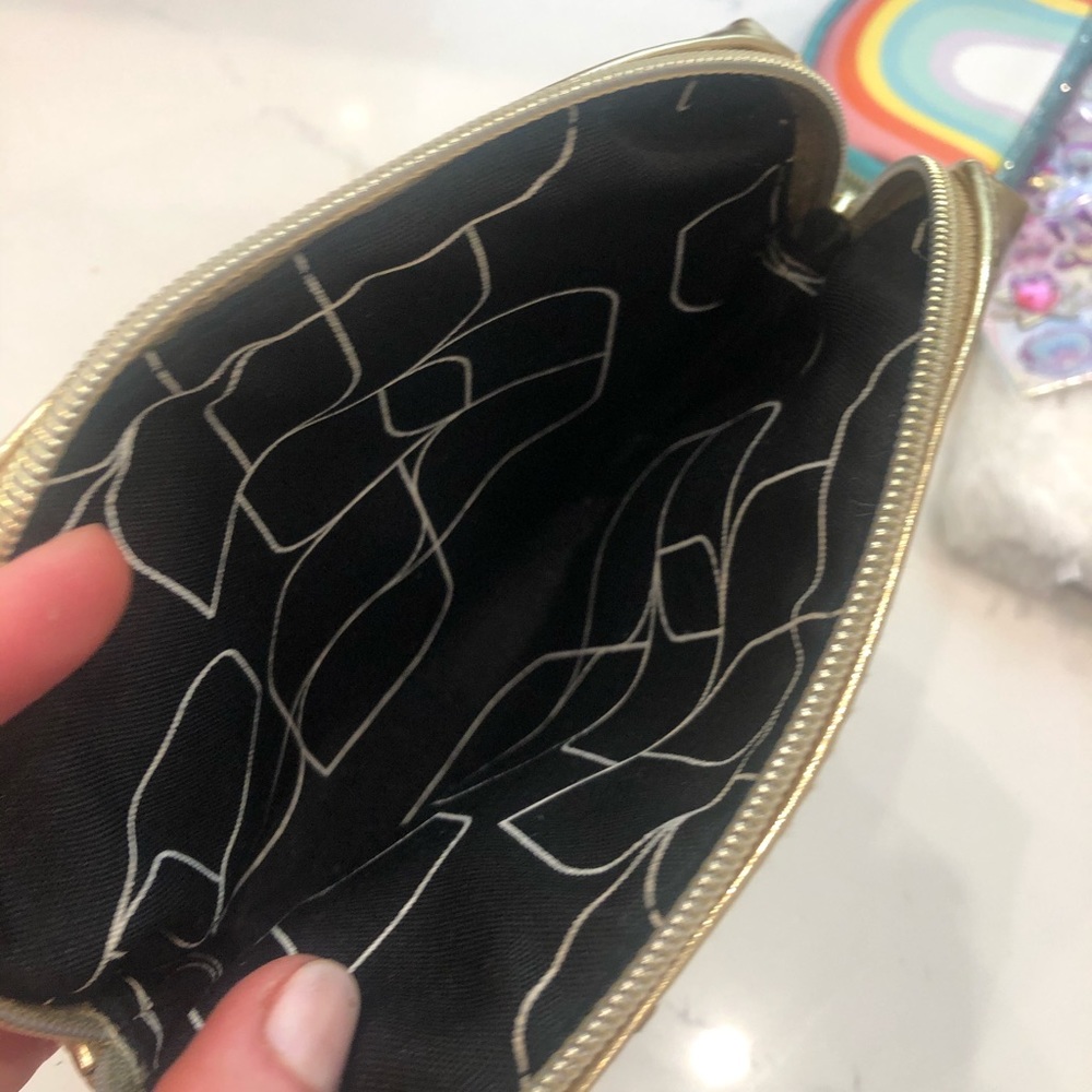 Purses - Picture 3 of 8